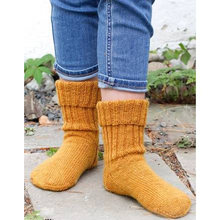 Sunnyside Down By Drops Design - Sokker Strikkeopskrift Str. 26-43 - Drops - Garnstudio