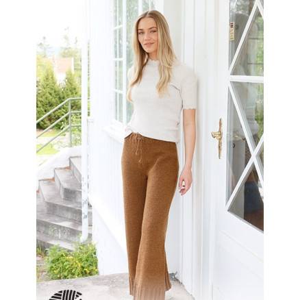 Comfy Caramel Trousers By Drops Design - Bukser Strikkeopskrift Str. S - Xxxl - Drops - Garnstudio