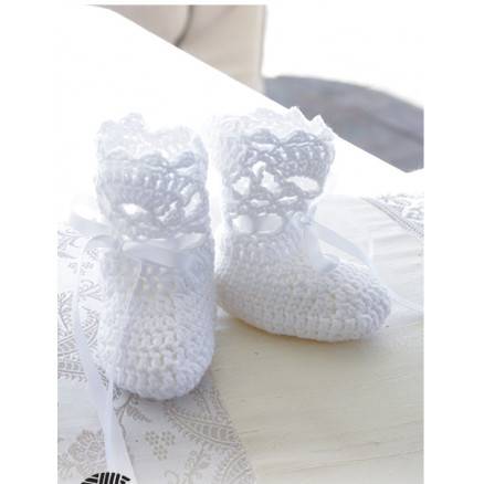 So Charming Socks By Drops Design - Baby Tøfler Hækleopskrift Str. 15/17 - 22/23 - Drops - Garnstudio