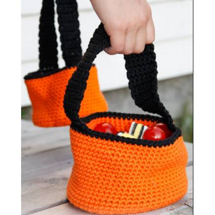 Trick Or Treat! By Drops Design - Halloween Kurv Hækleopskrift - Drops - Garnstudio