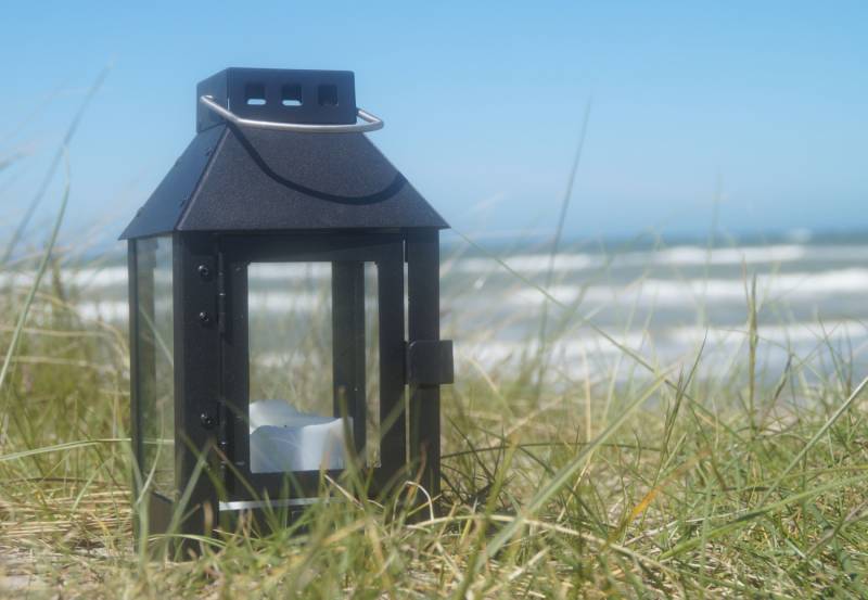Sort Lanterne Til Udendørs, 3 Størrelser. Køb A2 Living Udendørs Kvalitets Lanterner Isort, Fra 529 Kr.  - Størrelse 12,5 X 12,5 X 25 Cm