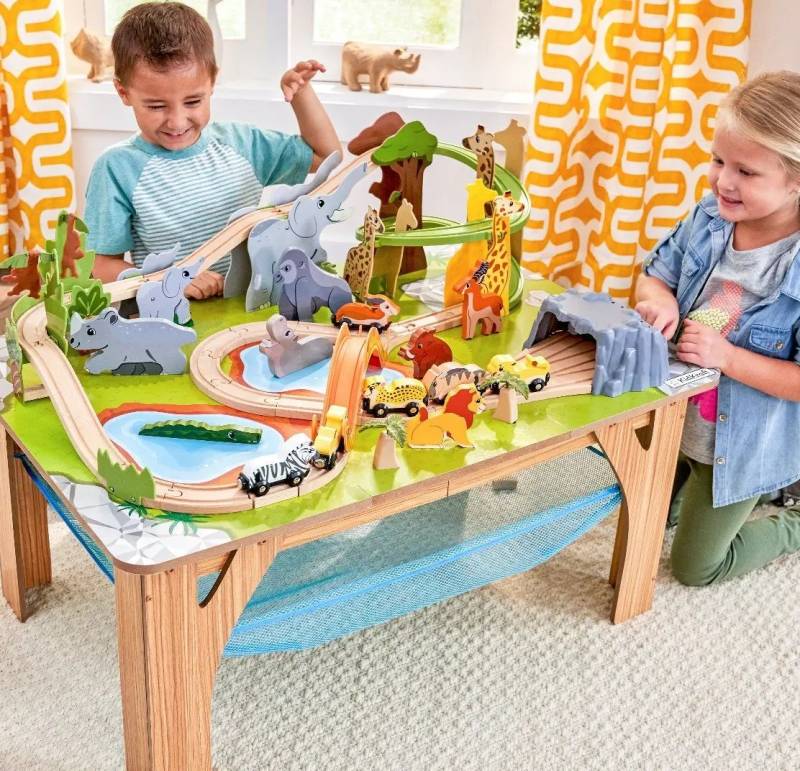 Kidkraft  Adventure Tracks Saferi Tog Legebord M/Tilbehør